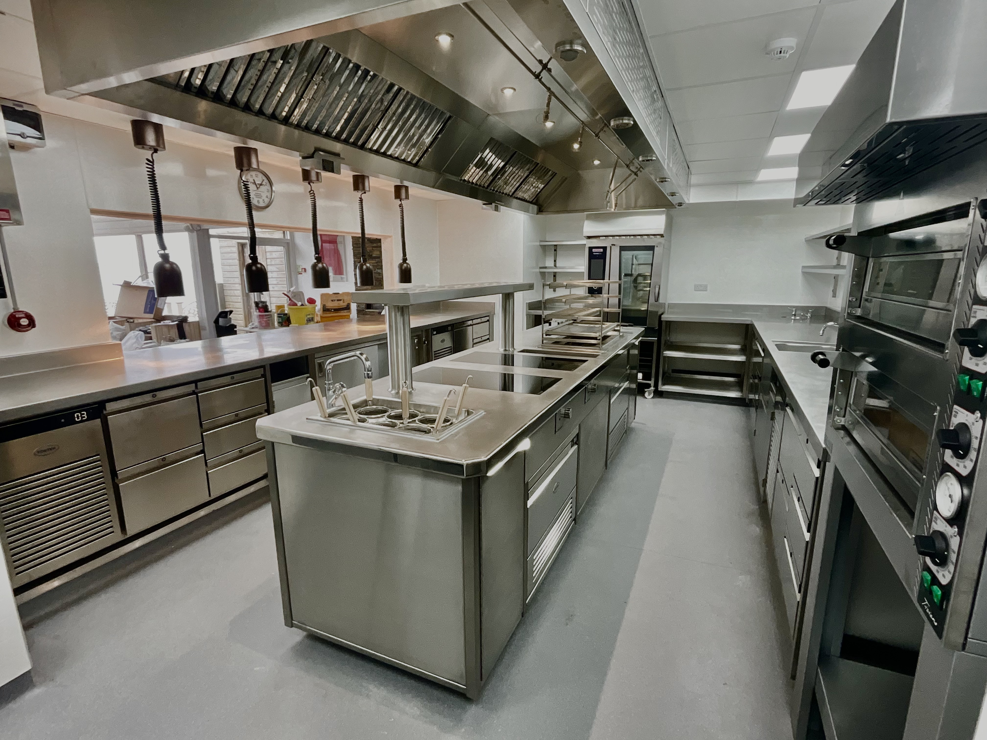 30-642_-_Carbis_Bay_-_2_x_10kW_Slider_1_x_Valentine_EVO2200E_1_x_Pasta_Cooker_VENCN3_2_x_FosterFlex_FFC2_1_x_Robata_Gas_Grill.jpg