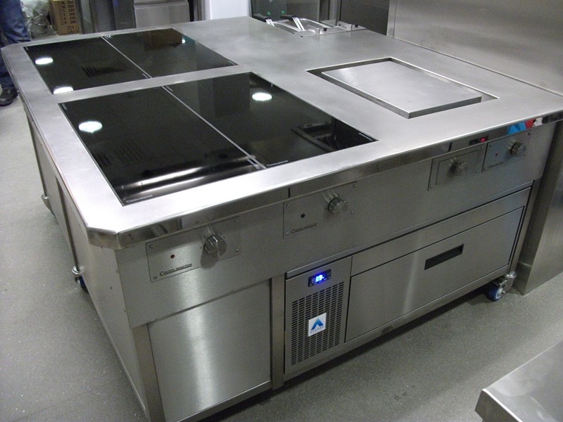 induction_suite_with_sliders_plancha_and_adande_800x600.jpg
